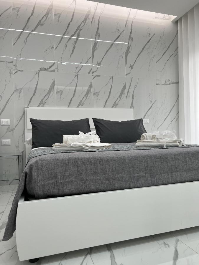 White Elegance Luxury B&B Caserta Exterior photo